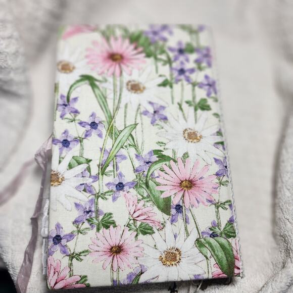 Flower/Lace Butterfly Junk Journal w/Cute Charms, 9.5 x 6 2,146 pgs - Picture 14 of 14